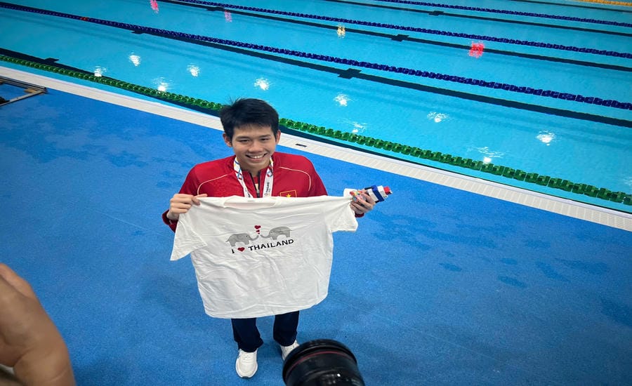 Nụ cười chiến thắng của kình ngư Nguyễn Quang Thuấn tại SEA Games 33.  Ảnh: Minh Dân