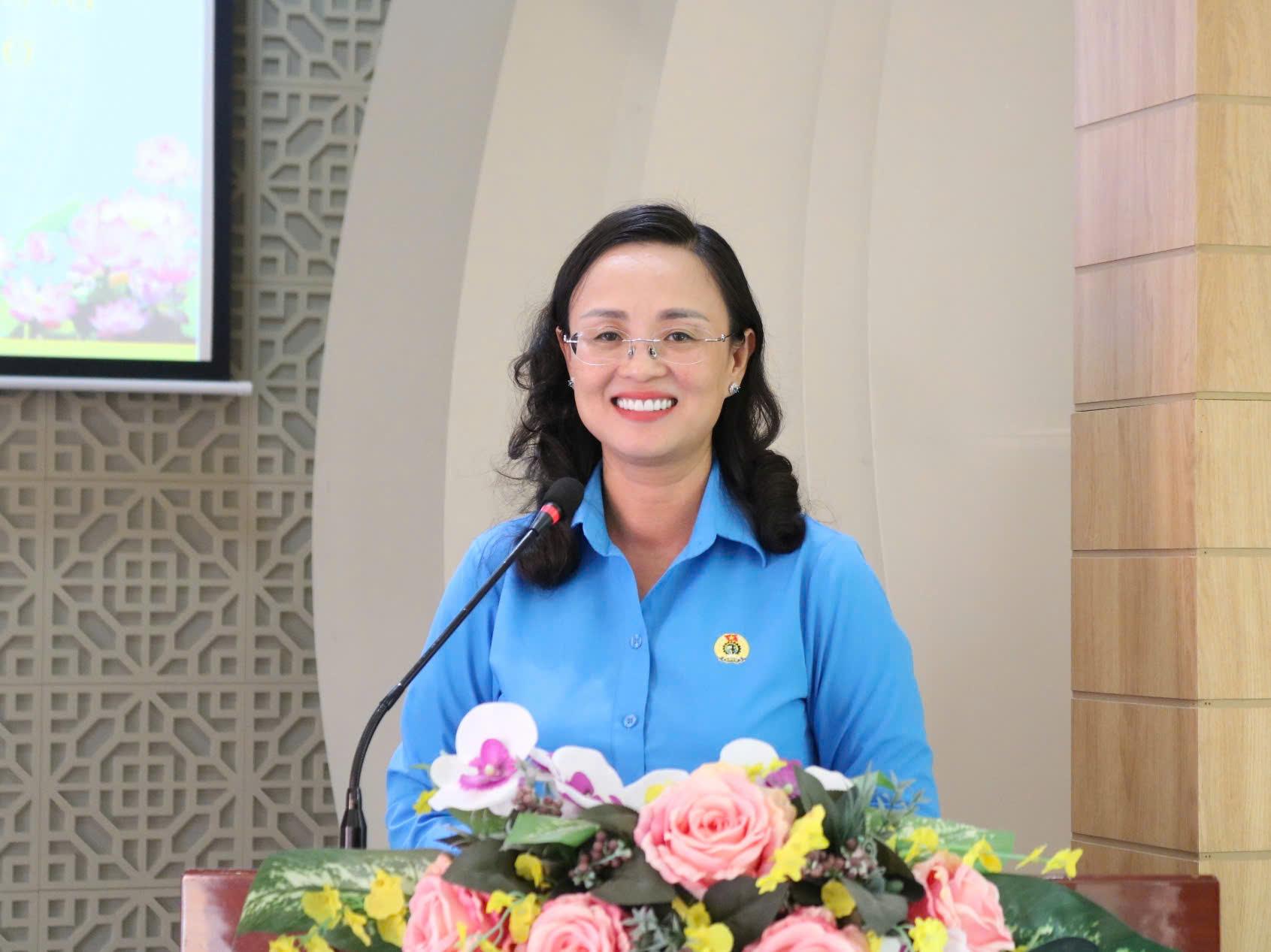 Chủ tịch LĐLD TP Cần Thơ Lê Thị Sương Mai phát biểu tại lễ ký kết. Ảnh: Trọng Toản
