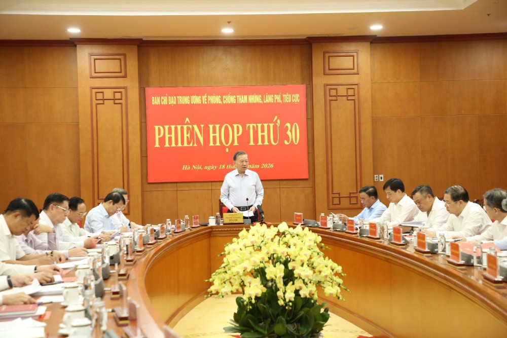 The Central Steering Committee for PCTNLPTC requests to investigate and strictly handle cases and incidents related to the Long Thanh airport project, the Ministry of Foreign Affairs headquarters... In the photo: General Secretary, President To Lam - Head of the Steering Committee chairs the meeting. Photo: Hien Hoa