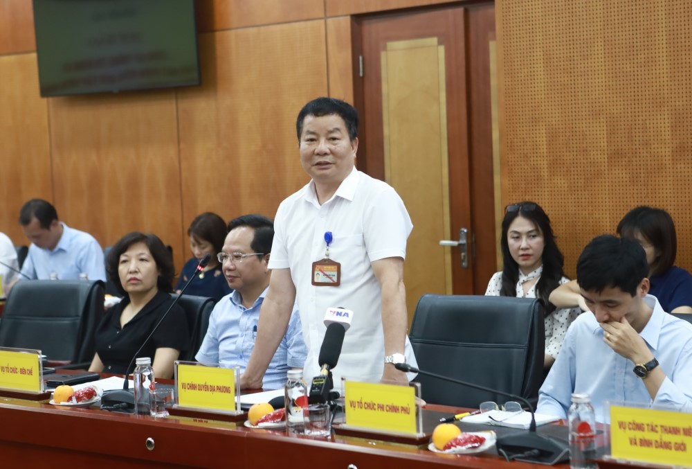 Đại diện Vụ Chính quyền Địa phương thông tin về 34 địa phương đã hoàn thành phương án tổng thể sắp xếp thôn, tổ dân phố. Ảnh: Duy Tuấn