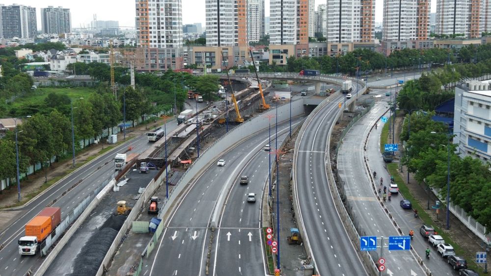 The N4 overpass branch of the An Phu intersection project (HCMC) is expected to be opened to traffic at the end of July 2026. Photo: Anh Tu