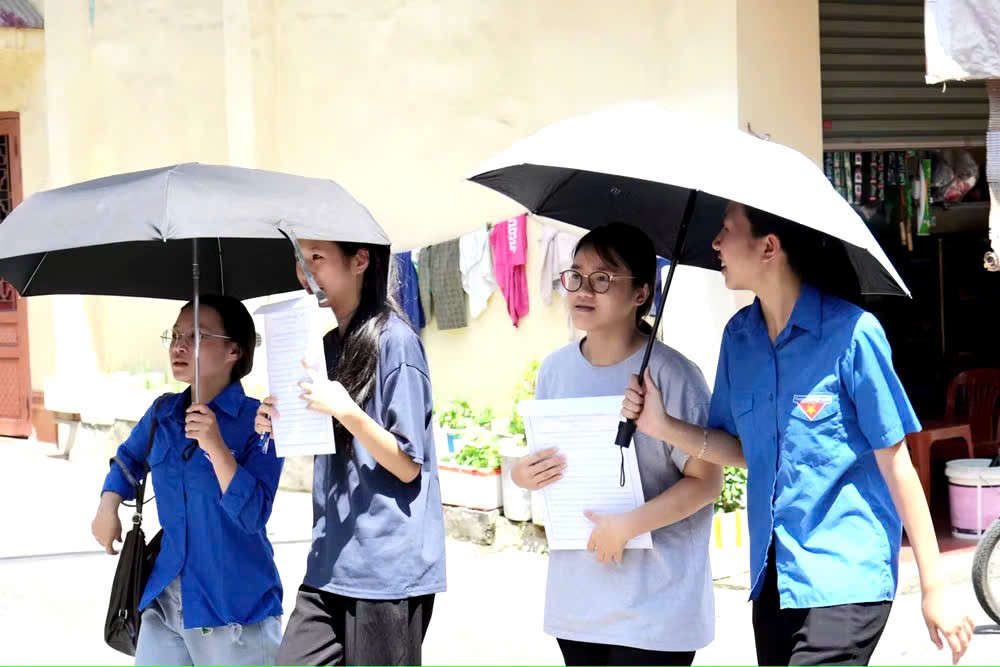 Thí sinh dự thi vào lớp 10 tại Thái Nguyên. Ảnh: Phạm Vũ