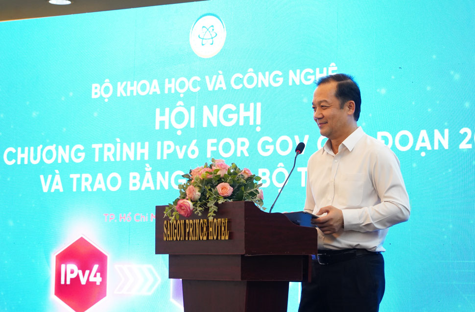 Thứ trưởng Bộ Khoa học và Công nghệ Phạm Đức Long nhấn mạnh IPv6 là lựa chọn tất yếu của tương lai, tạo nền tảng mở rộng không gian phát triển của Việt Nam trên môi trường số. Ảnh: Bộ KHCN