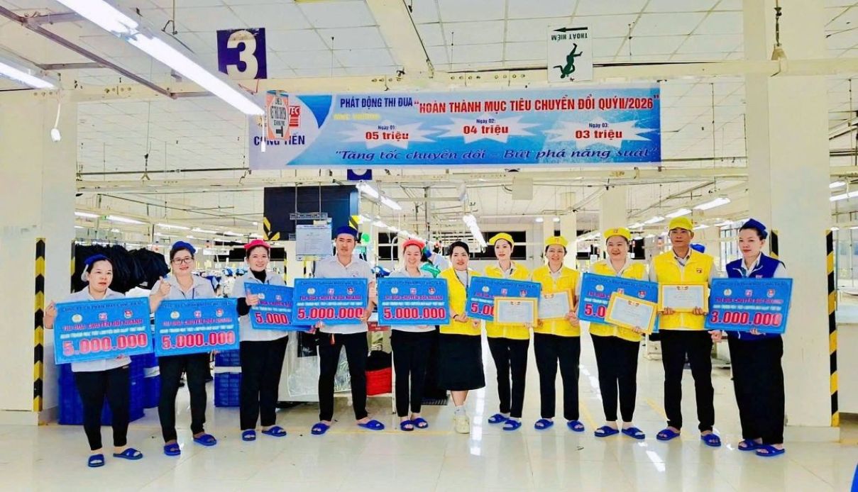 Lễ phát động thi đua quý II/2026 tại Công ty Cổ phần may Công Tiến. Ảnh: LĐLĐ tỉnh Đồng Tháp