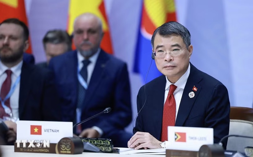 Politburo Member, Prime Minister Le Minh Hung leads the high-level Vietnamese delegation to attend the plenary session of the ASEAN-Russia Relations 35th Anniversary Summit. Photo: VNA