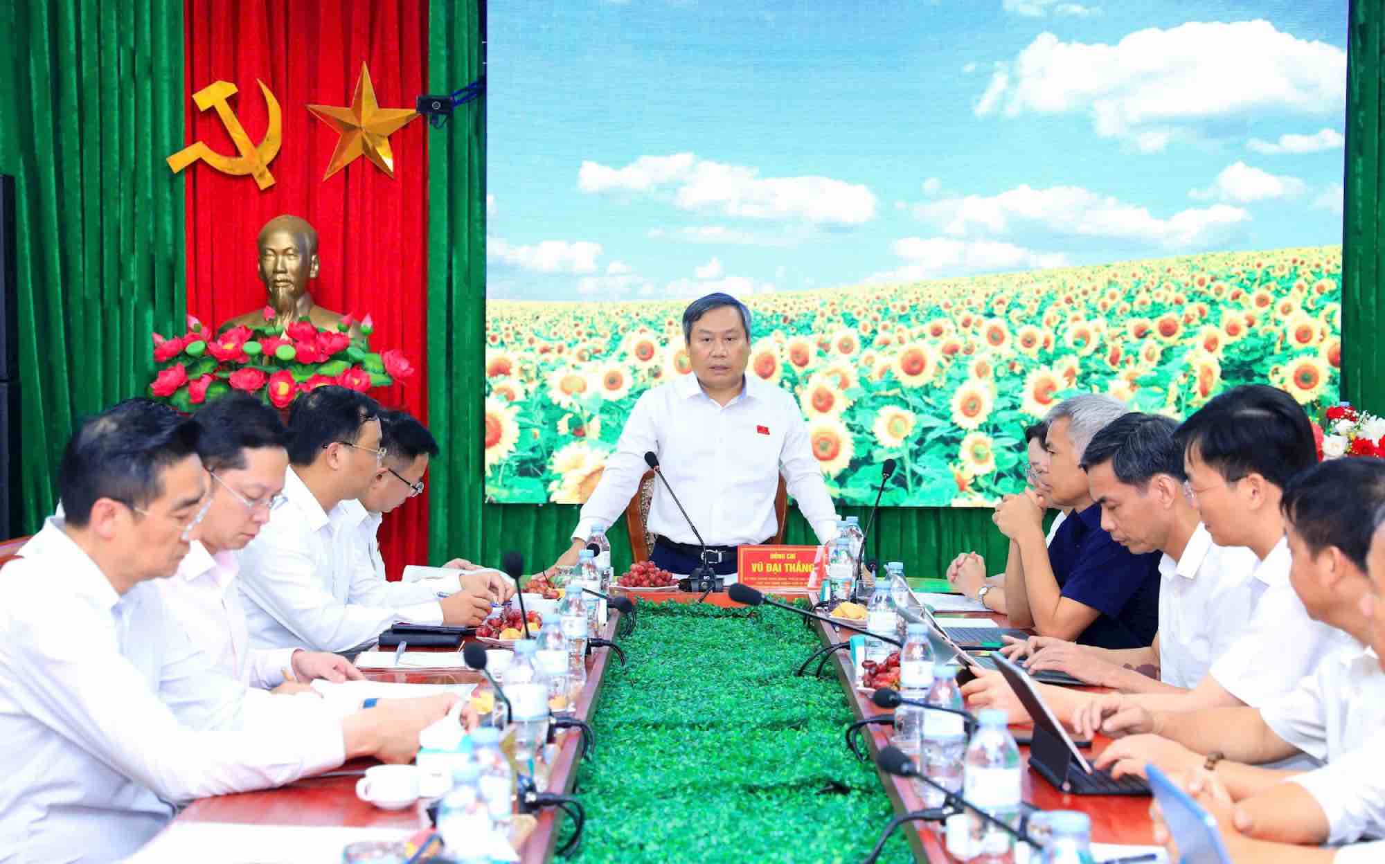 Chairman of Hanoi People's Committee Vu Dai Thang delivered a concluding speech at the working session. Photo: Viet Thanh