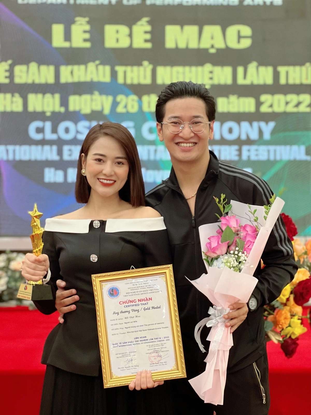 Sau tốt nghiệp, Trọng Trí và Việt Hoa công tác tại Nhà hát Kịch Việt Nam. Nam diễn viên rời đơn vị sau vài năm gắn bó. Ảnh: NVCC
