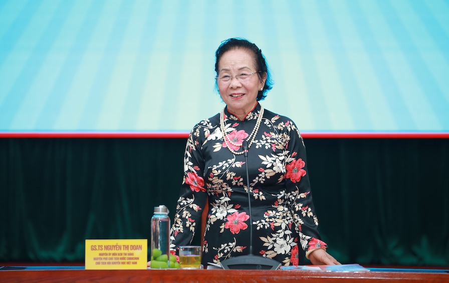 GS. TS Nguyễn Thị Doan - nguyên Ủy viên Trung ương Đảng, Nguyên Phó Chủ tịch nước, Chủ tịch Hội Khuyến học Việt Nam - phát biểu tại Báo Lao Động. Ảnh: Tô Thế