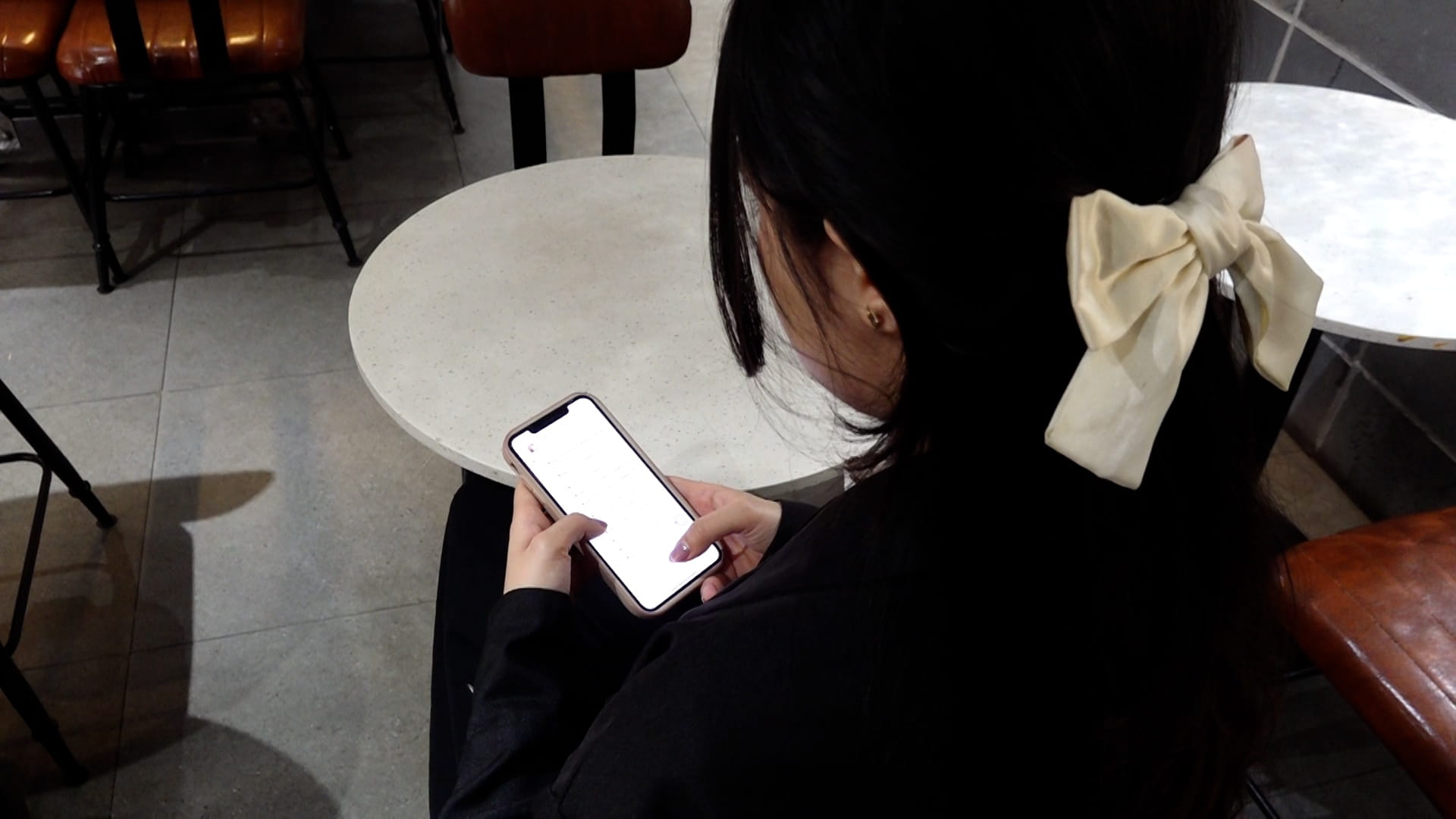 Uncommitted love and status can make young people more vulnerable. Photo: Huyen Trang