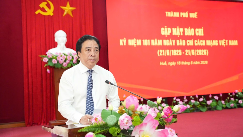 Ông Nguyễn Khắc Toàn, Chủ tịch UBND TP Huế phát biểu tại buổi lễ. Ảnh: Ngọc Hiếu