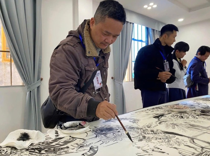 Họa sĩ Nguyễn Doãn Sơn. Ảnh NVCC
