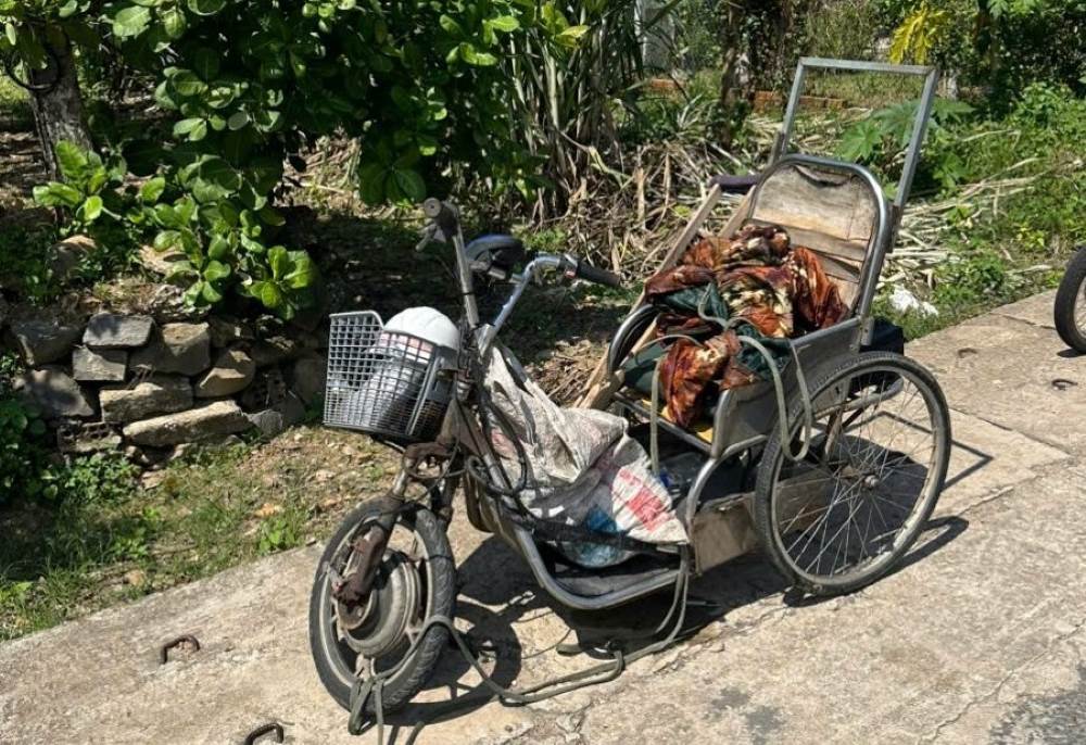 Khu vực phát hiện người dân bị ngất bên đường. Ảnh: Công an