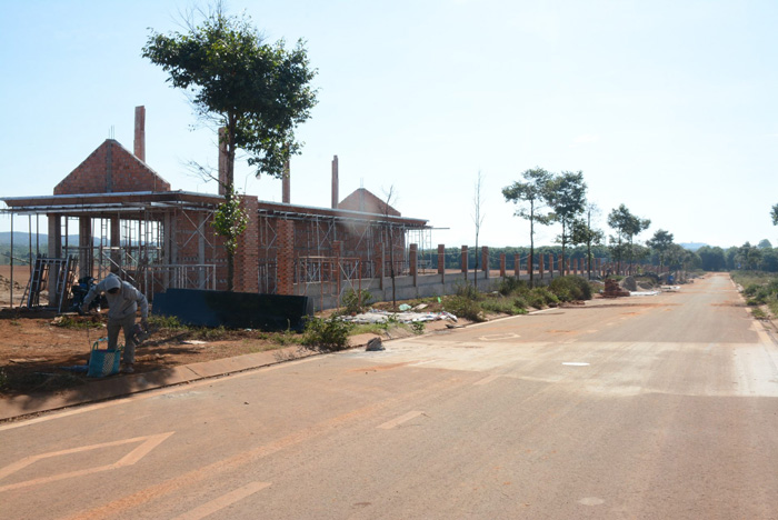 Doanh nghiệp thi công nhà xưởng chế biến nông sản. Ảnh: Thanh Tuấn