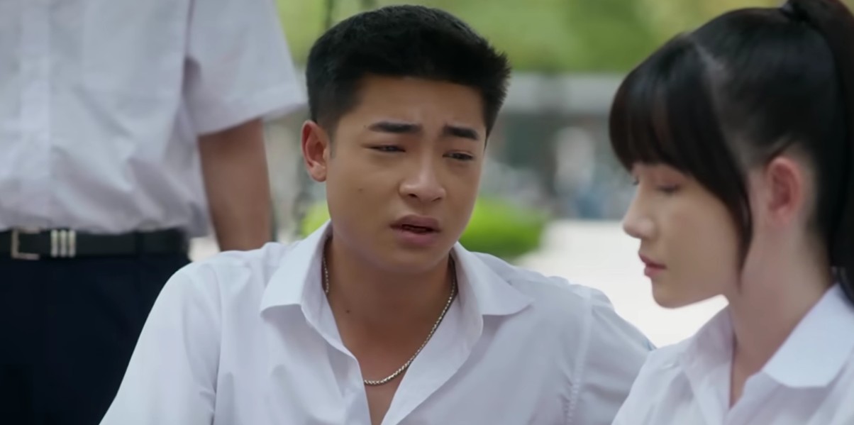 Võ Hoài Vũ là nam diễn viên trẻ được quan tâm trong bộ phim “Phía bên kia thành phố“. Ảnh cắt từ phim