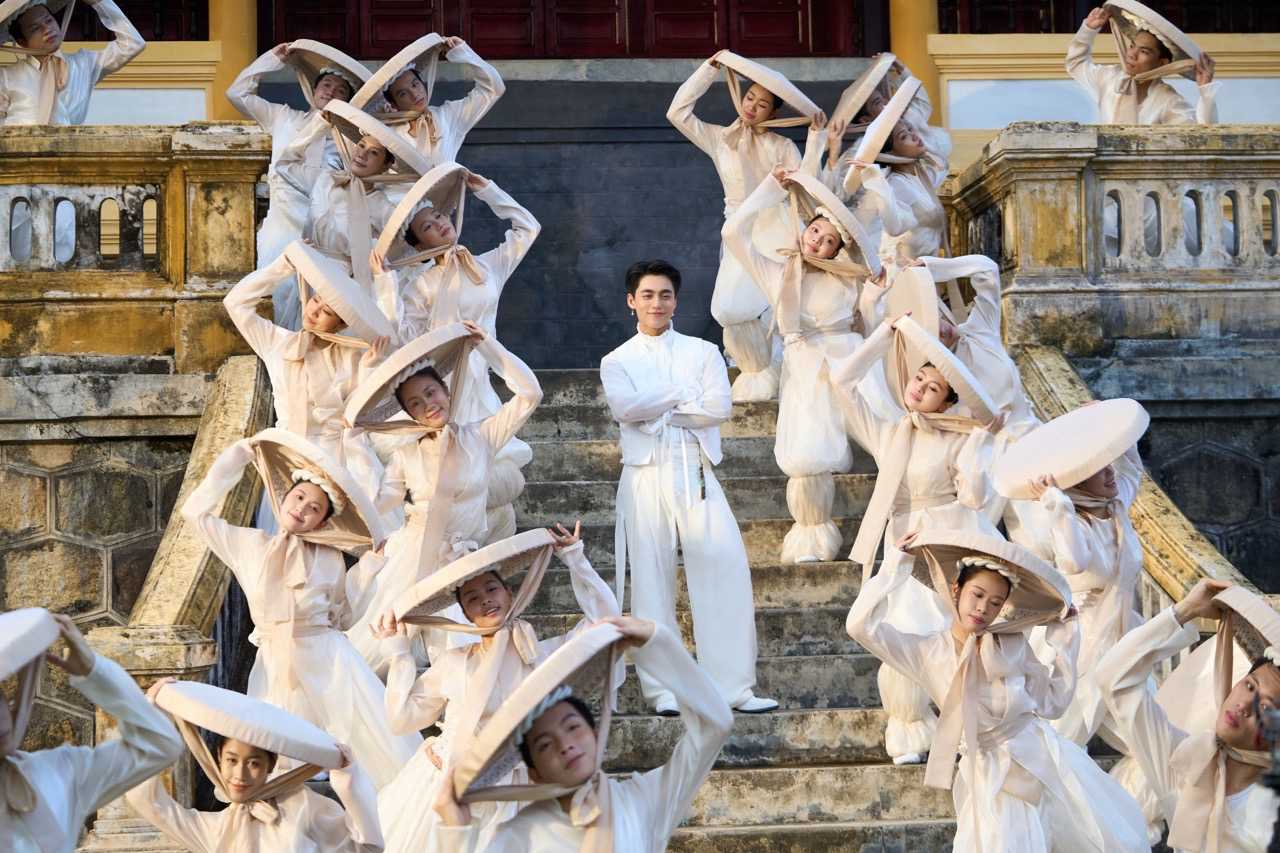 MONO ra mắt ca khúc mới. Ảnh: Nghệ sĩ cung cấp.