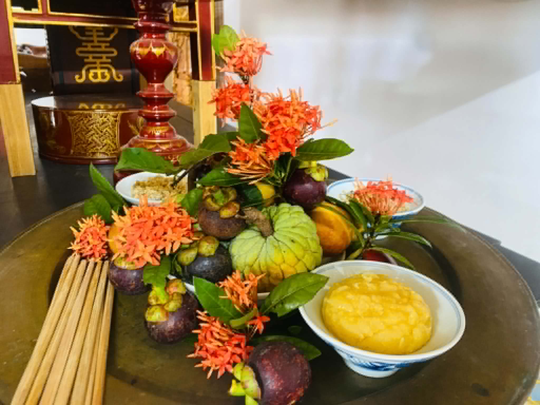 The Doan Ngo Tet offering tray prepared by a young person himself. Photo: Khanh Linh