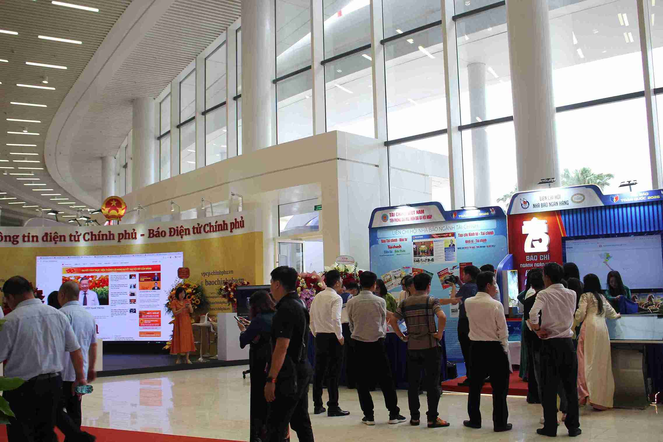 The 2026 National Press Festival attracted a large number of journalists, delegates and the public from the early afternoon. Photo: Mai Huong