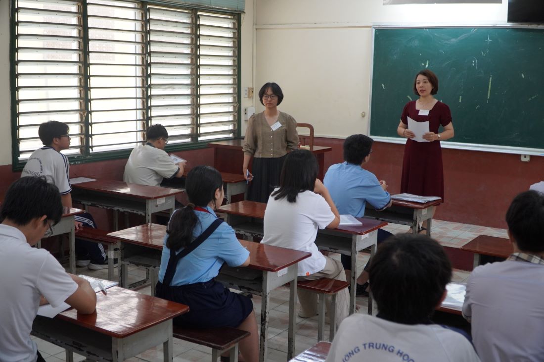 Ho Chi Minh City Department of Education and Training receives applications for grade 10 exam re-examination until 4 pm on June 23. Photo: Chan Phuc