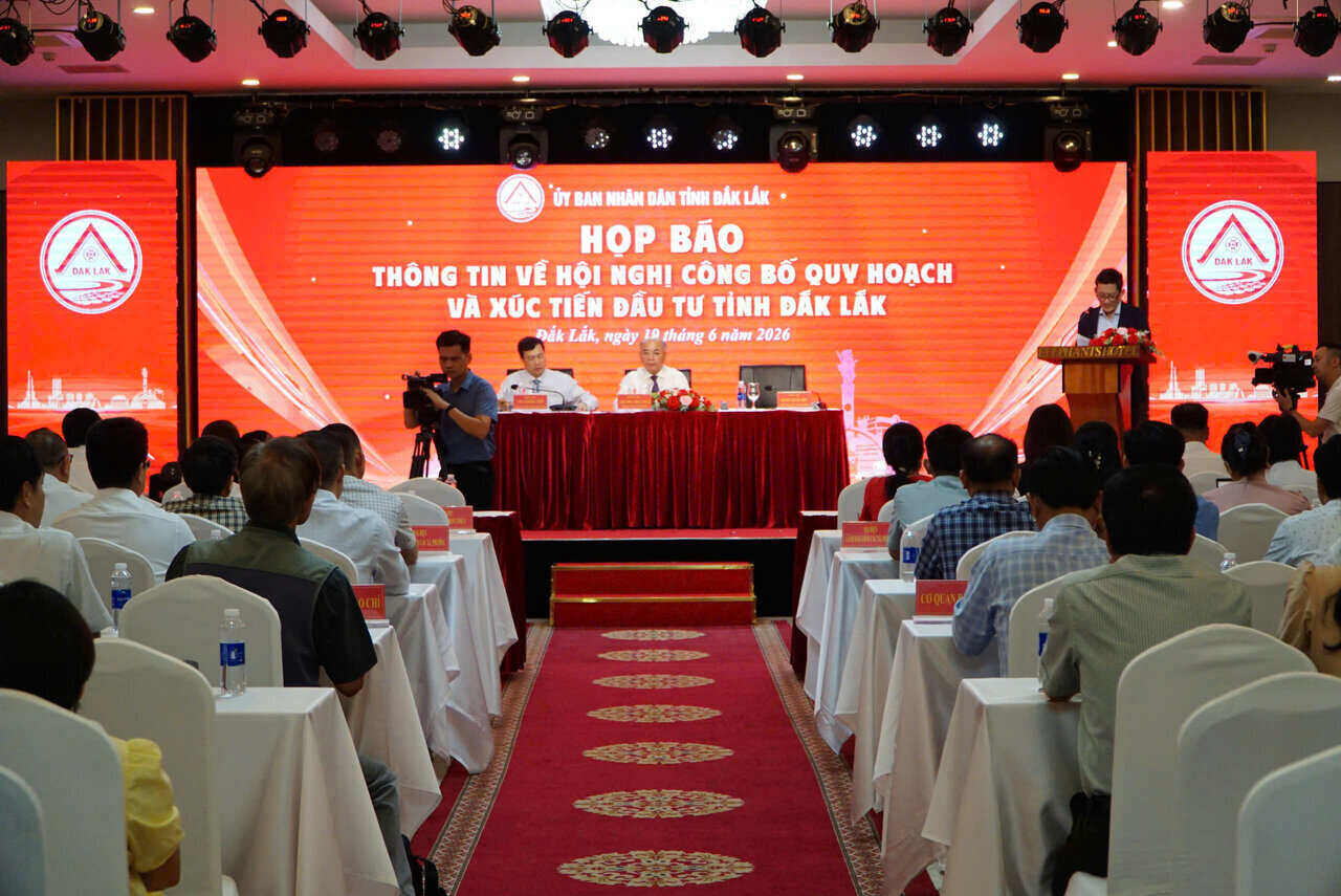 Quang cảnh buổi họp báo. Ảnh: Bảo Trung