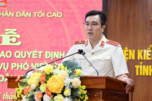 Ông Lê Đức Sơn phát biểu sau khi nhận quyết định biệt phái làm Phó Viện trưởng VKSND tỉnh Thanh Hóa. Ảnh: VKSND Tối cao
