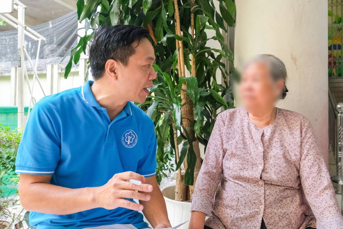 People with the lowest monthly allowance equal to the social pension allowance will be subject to adjustment in the direction of increasing pensions and allowances by 8%. Photo: Huong Nha