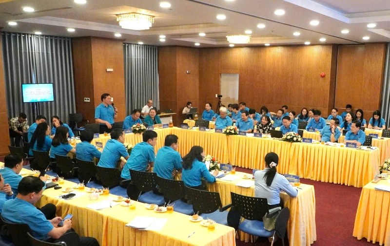 Các cán bộ công đoàn tham gia hội nghị. Ảnh: Chân Phúc