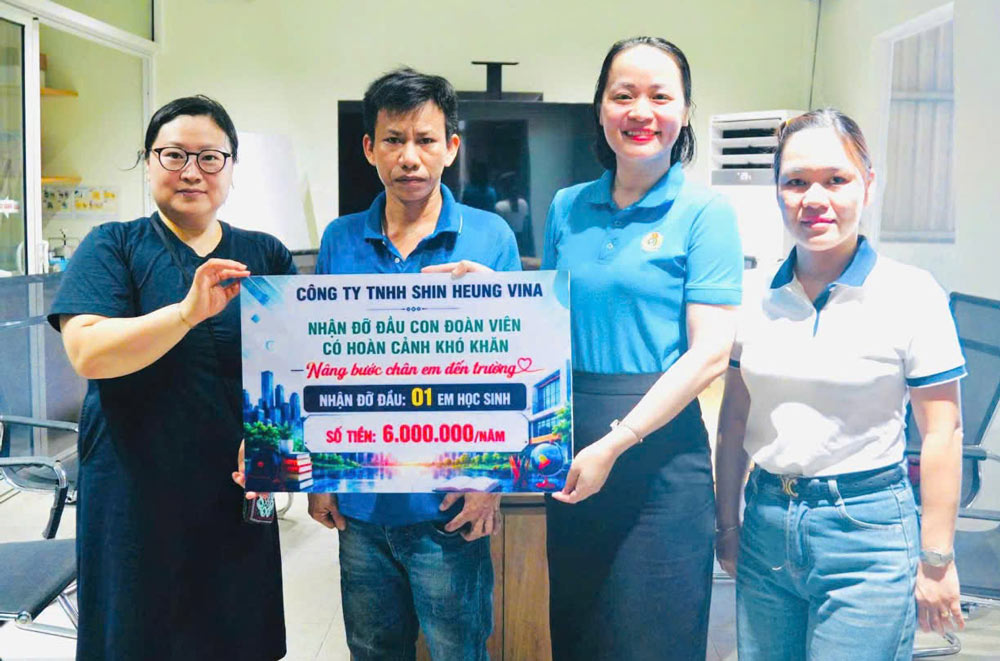 Duy Xuyen Commune Trade Union continues to expand the model of sponsoring children of union members in difficult circumstances. Photo: Duy Xuyen Trade Union