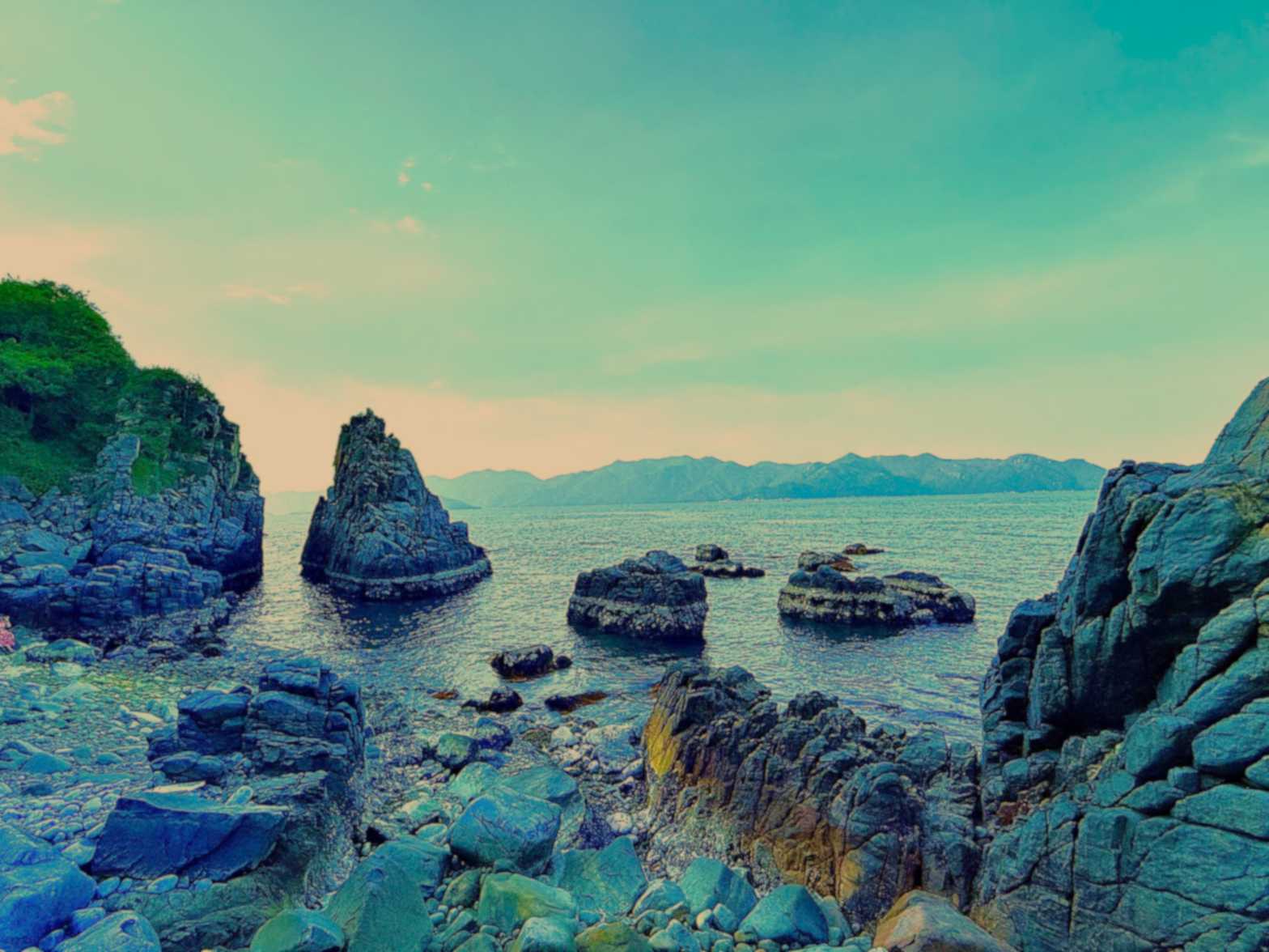 Vẻ đẹp của Bãi Sỏi - Nha Trang được ví như Vịnh Hạ Long thu nhỏ.Ảnh: Nguyễn Xáng