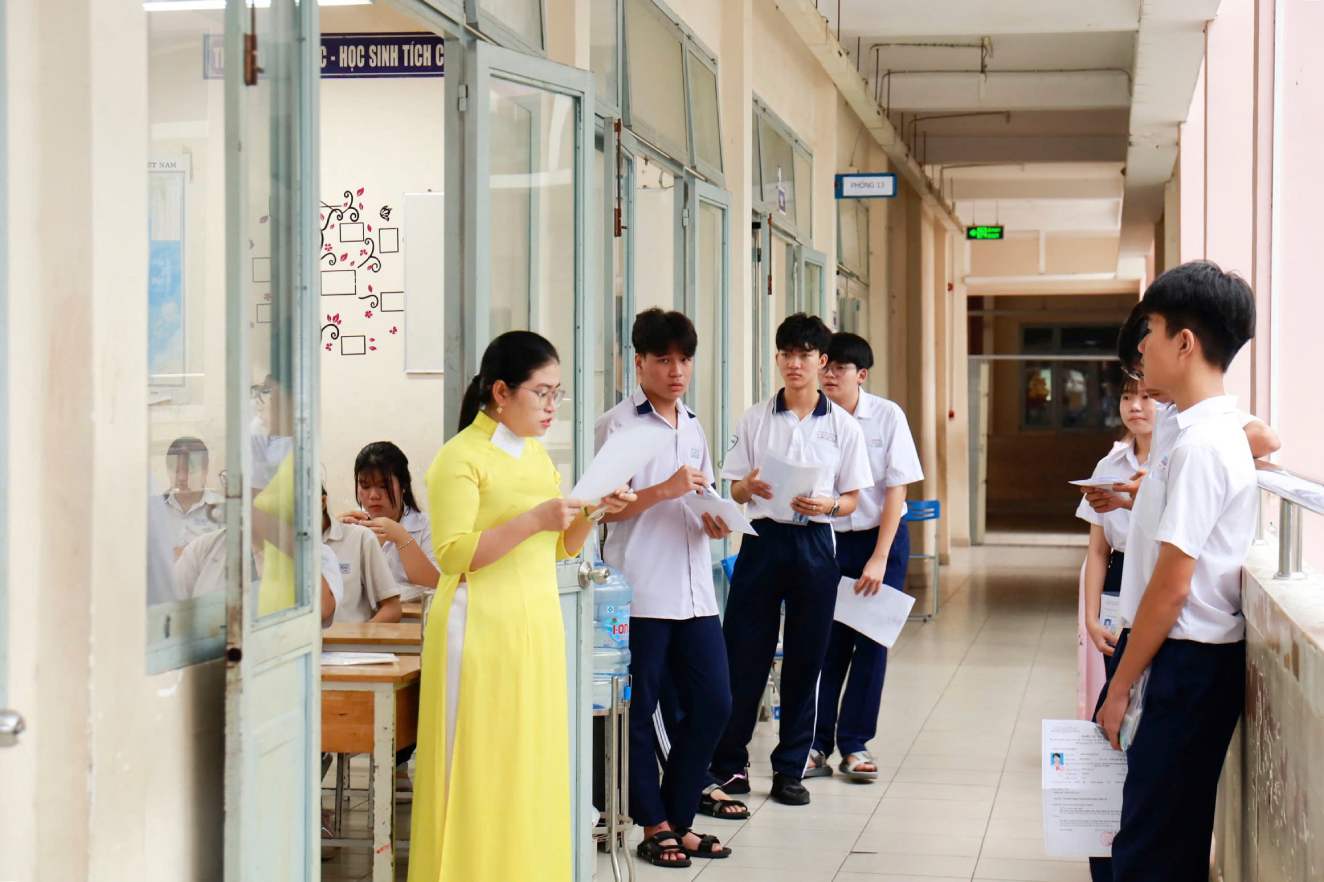 HCMC candidates confidently enter the final exam subject in the 10th grade entrance exam