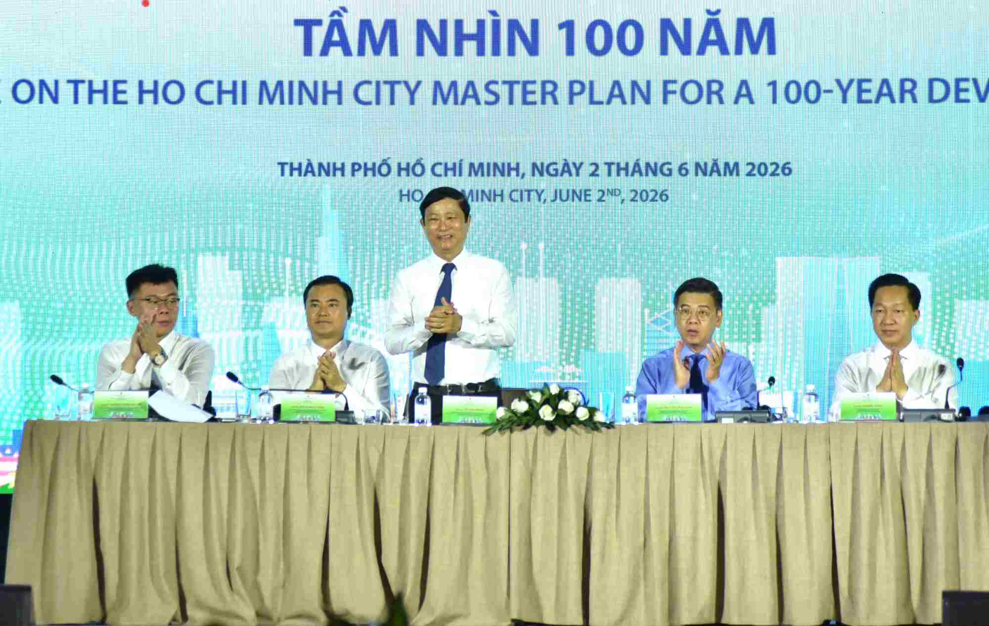 Lãnh đạo TPHCM chủ trì hội thảo “Quy hoạch tổng thể Thành phố Hồ Chí Minh - tầm nhìn 100 năm“. Ảnh: Quang Huy