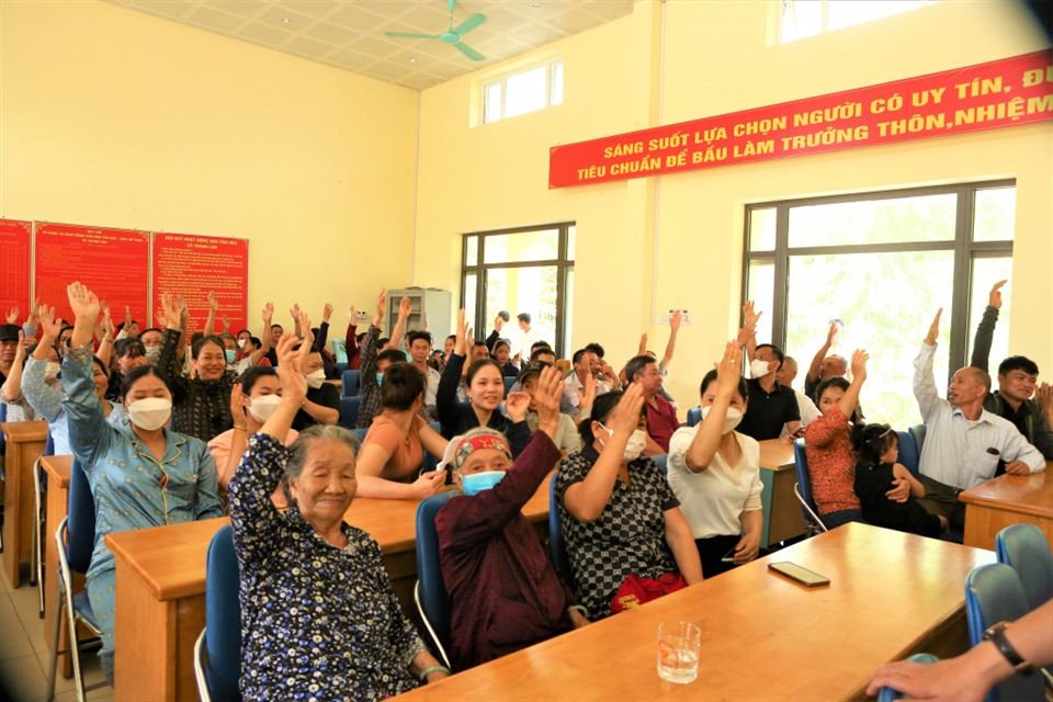 According to Decree 185/2026/ND-CP, non-specialized personnel in TTDP are no more than 3 people. Pictured is the village head election in Quang Ninh. Photo: Nguyen Hung