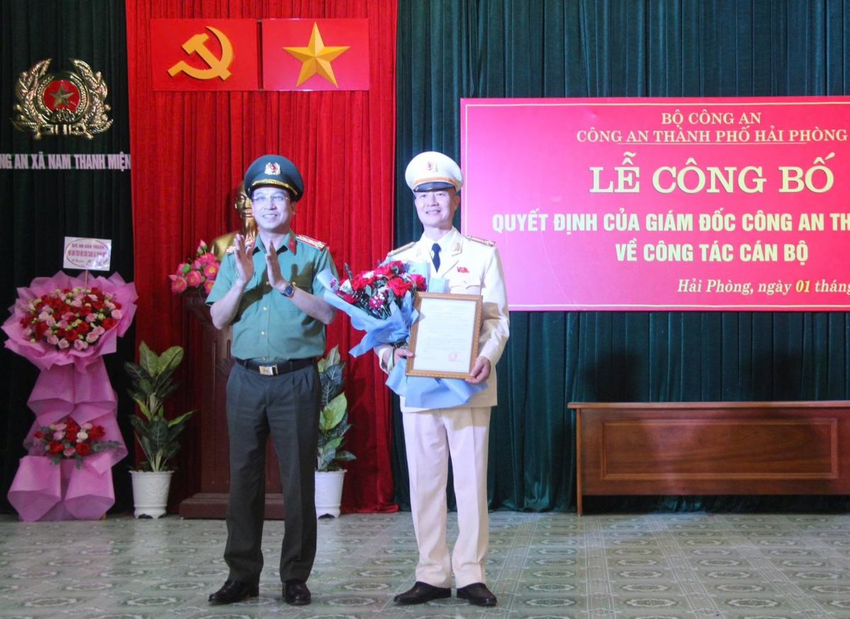 Nam Thanh Mien Commune Police announces the decision of the Director of the City Police on the mobilization and arrangement of officials. Photo: Hai Phong Police