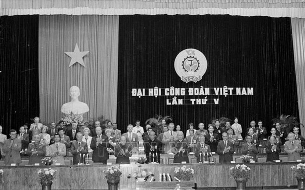 Đoàn Chủ tịch Đại hội Công đoàn Việt Nam lần thứ V. Ảnh: TTXVN