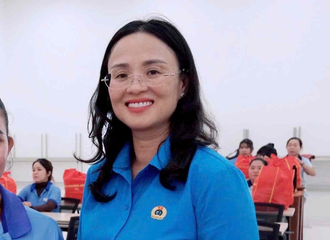 Ms. Le Thi Suong Mai - Member of the Executive Committee of the Vietnam General Confederation of Labour, Chairwoman of the Can Tho City Labor Federation.