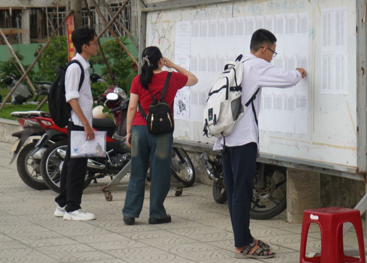 Công an Hải Phòng  khuyến cáo các thủ đoạn lừa đảo mùa thi. Ảnh: Hoàng Khôi