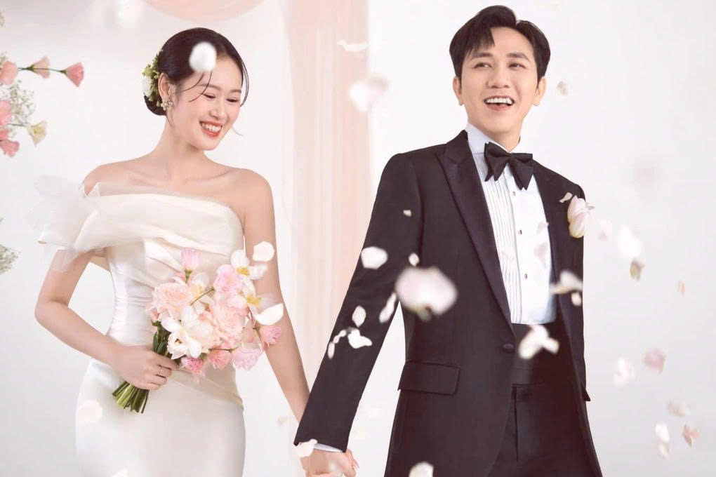 Anh Đức và vợ cùng tham gia phim “Ốc mượn hồn” của đạo diễn Đinh Tuấn Vũ. Ảnh: NVCC