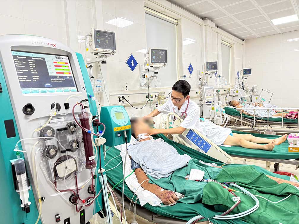 Vinh City General Hospital saves a critical patient due to streptococcal pig infection. Photo: Khanh Tam