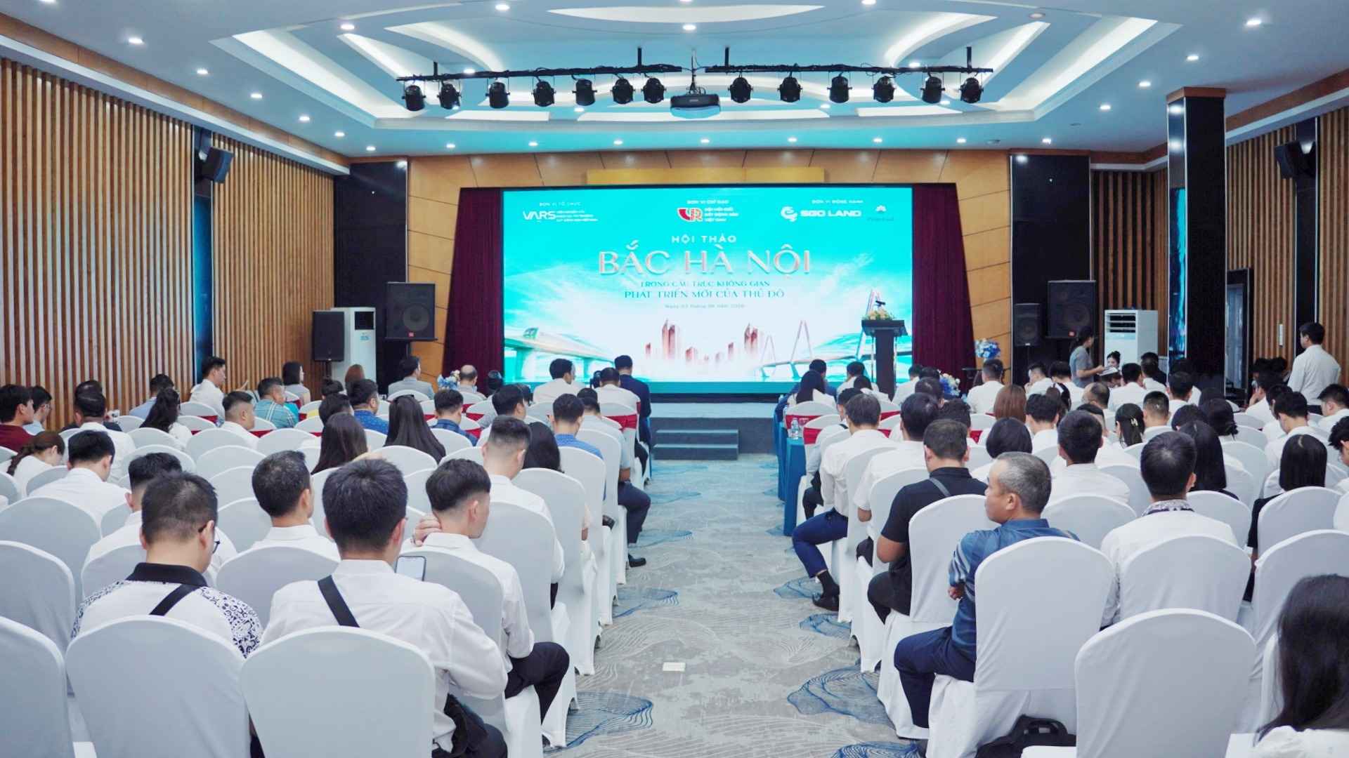 Hội thảo “Bắc Hà Nội trong cấu trúc không gian phát triển mới của Thủ đô”. Ảnh: BTC