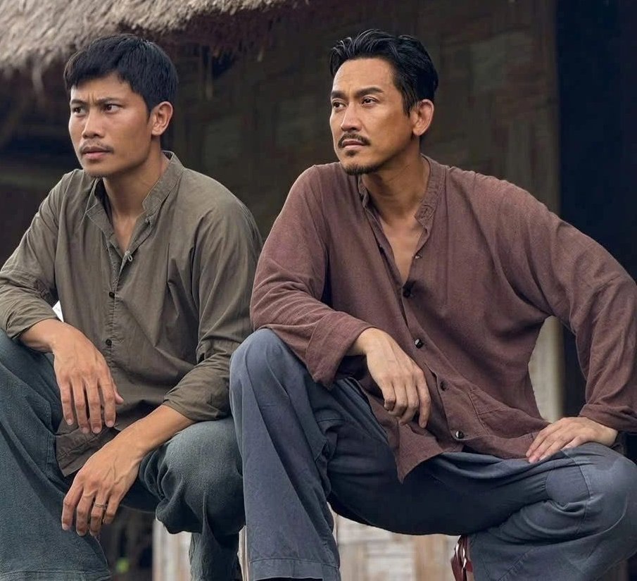 Dàn sao trong phim “Tận hiến“. Ảnh: Đoàn phim.