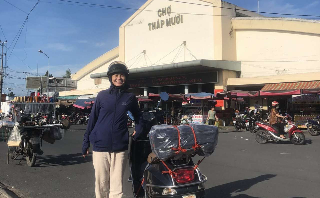 Niềm vui của ông bà là được đồng hành cùng nhau. Ảnh: NVCC