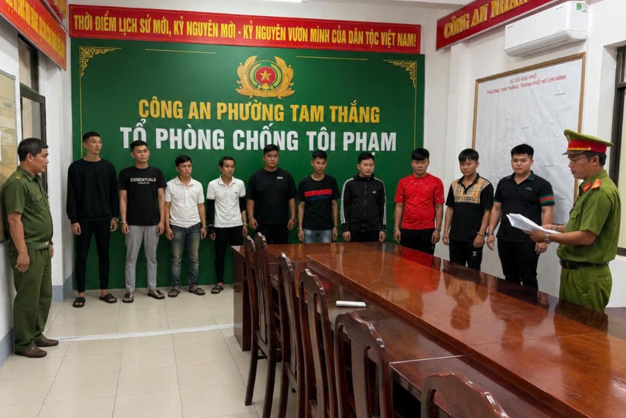 Khởi tố các đối tượng trong vụ gây rối trật tự công cộng trên địa bàn phường Tam Thắng. Ảnh: CA