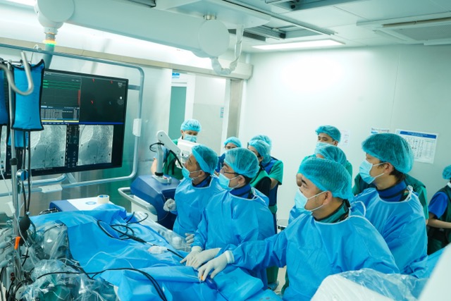Doctors use PFA technique to treat atrial fibrillation, a disease with common symptoms such as arrhythmia. Photo: Tuan Khoa