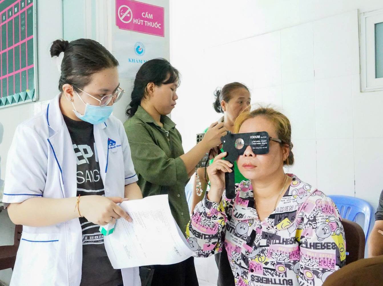 Người dân được khám sức khỏe miễn phí. Ảnh: Bệnh viện cung cấp