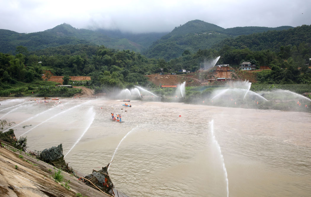 Hình ảnh diễn tập phòng thủ dân sự phòng chống thiên tai, thảm họa, ứng phó lũ ống, lũ quét, sạt lở đất trên địa bàn tỉnh Lào Cai năm 2026. Ảnh: Tiến Lập