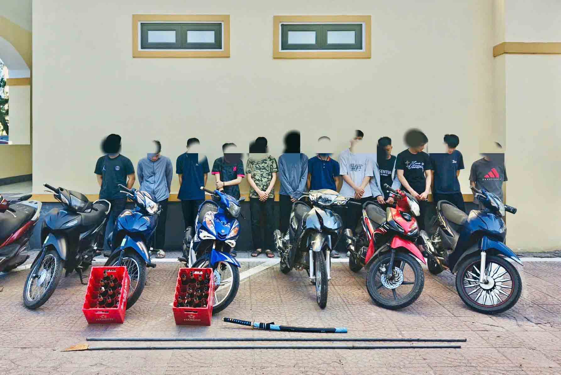 Teenagers prosecuted for disturbing public order. Photo: Ha Tinh Police