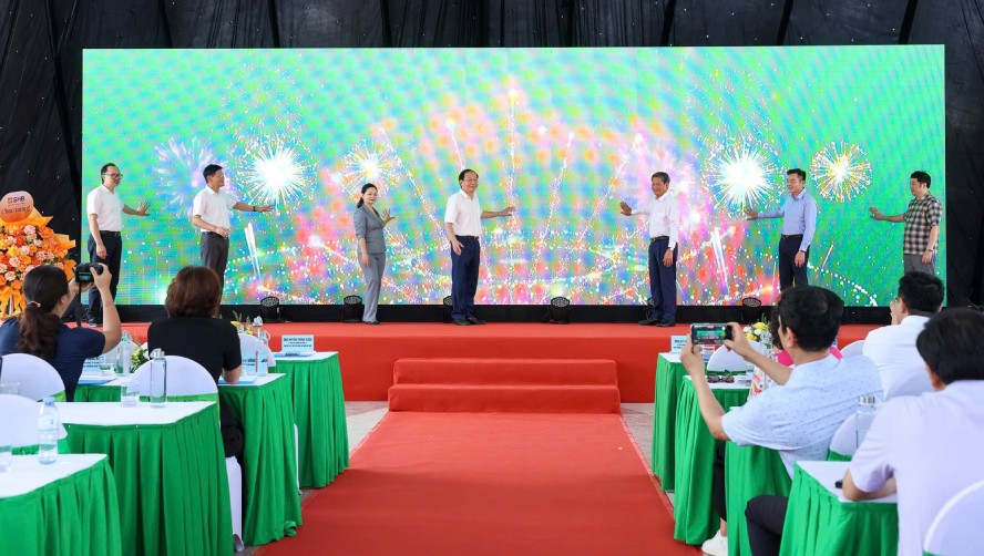 Delegates perform the opening ceremony of Green Transformation Day 2026. Photo: DINH HAI