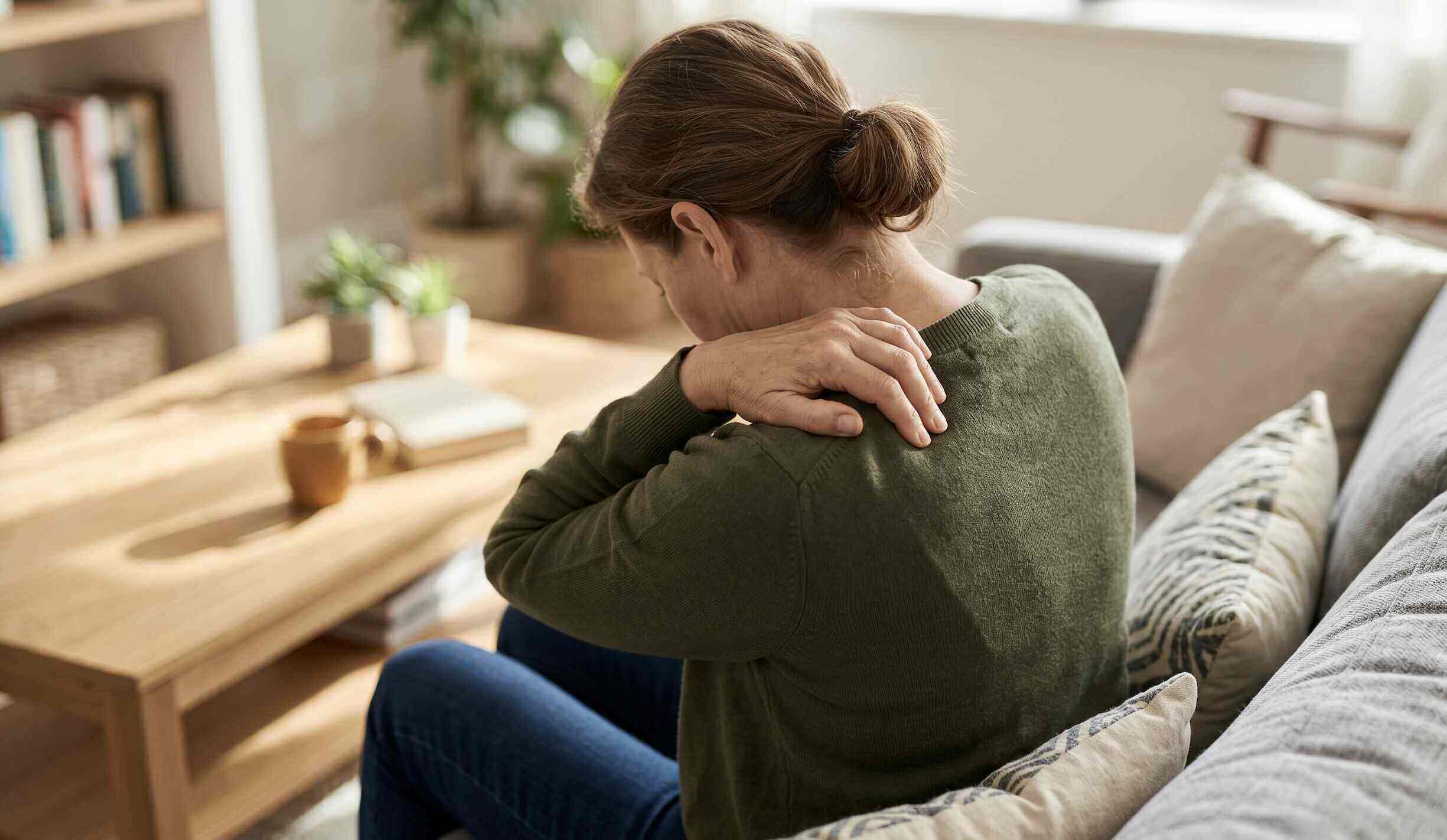 Some signs such as cramps, muscle spasms, or simple fatigue may be warning signs that the body is deficient in magnesium. Graphics: Vy Vy