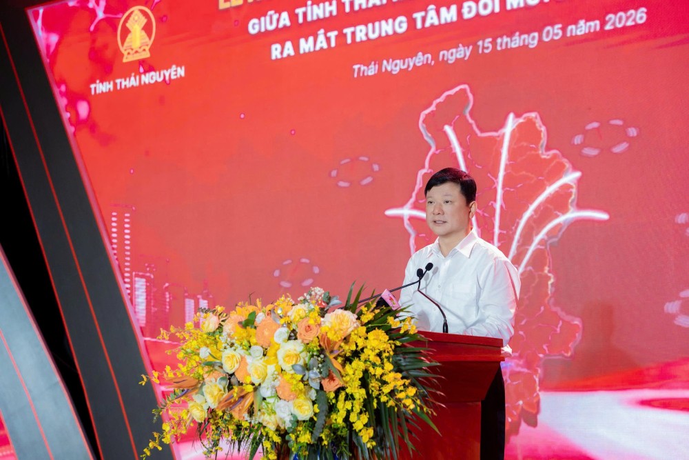 Assoc. Prof. Dr. Hoang Van Hung - Director of Thai Nguyen University expects that in the next term, trade unions will accompany the development of the country through promoting emulation movements. Photo: NVCC