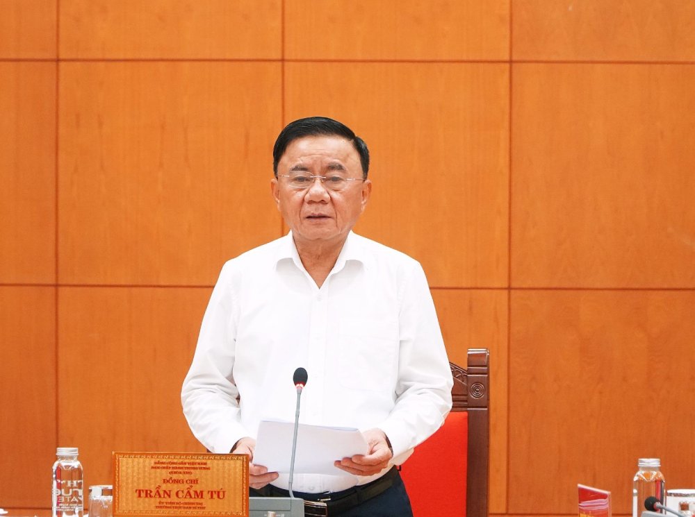 On behalf of the Politburo, Politburo Member, Standing Secretary of the Secretariat Tran Cam Tu has just signed and issued Decision No. 171-QD/TW on the functions, tasks, and organizational structure of the Party Committee of the Fatherland Front (MTTQ), and central mass organizations.