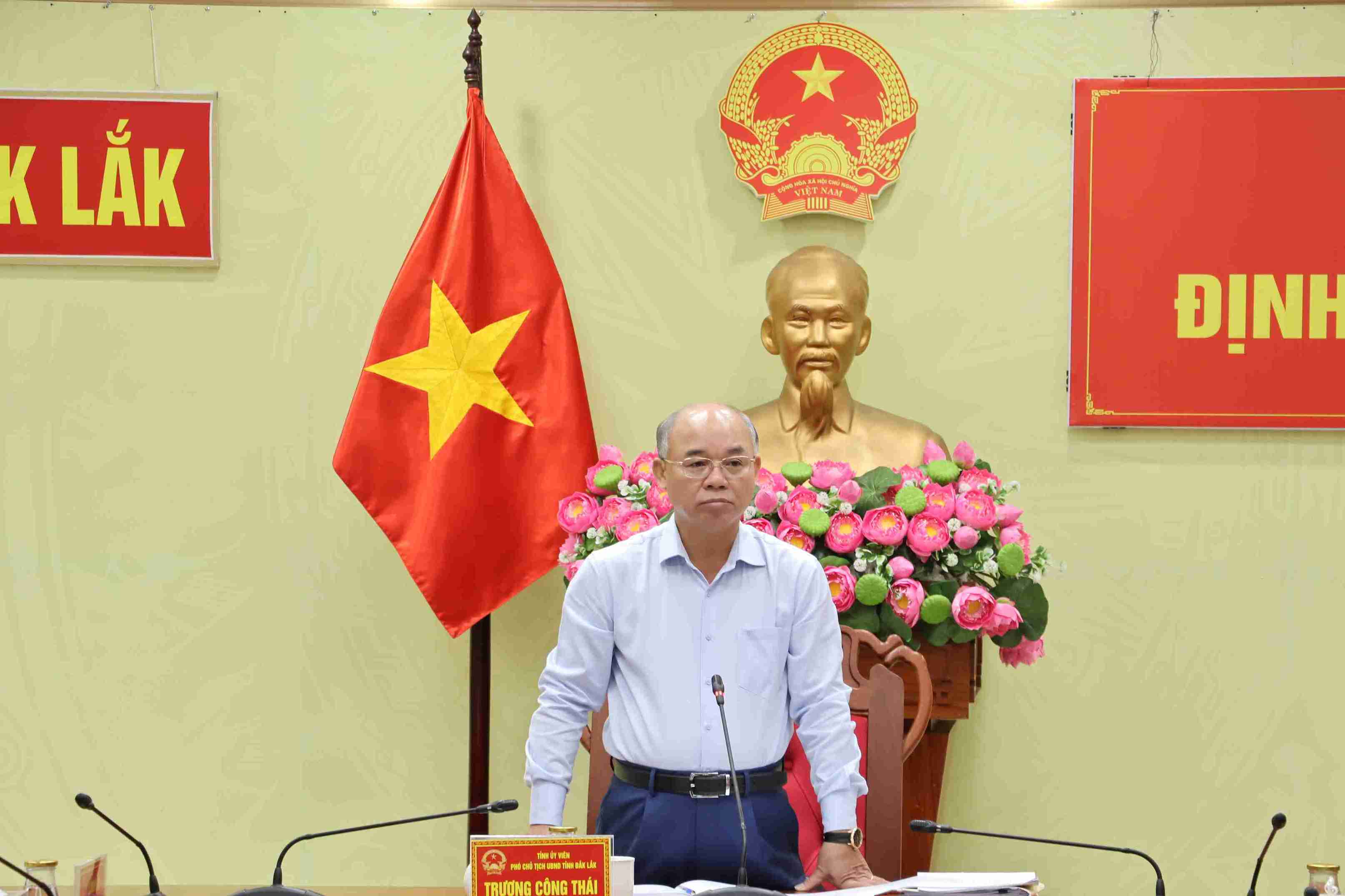 Ông Trương Công Thái - Phó Chủ tịch UBND tỉnh Đắk Lắk nói về tình trạng dôi dư cán bộ ở các sở, ngành. Ảnh: Bảo Trung